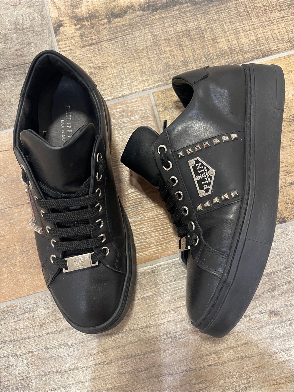 Philipp Plein Mens Black Leather Hexagon Sneakers Silver Studs Size 40 US 7.5